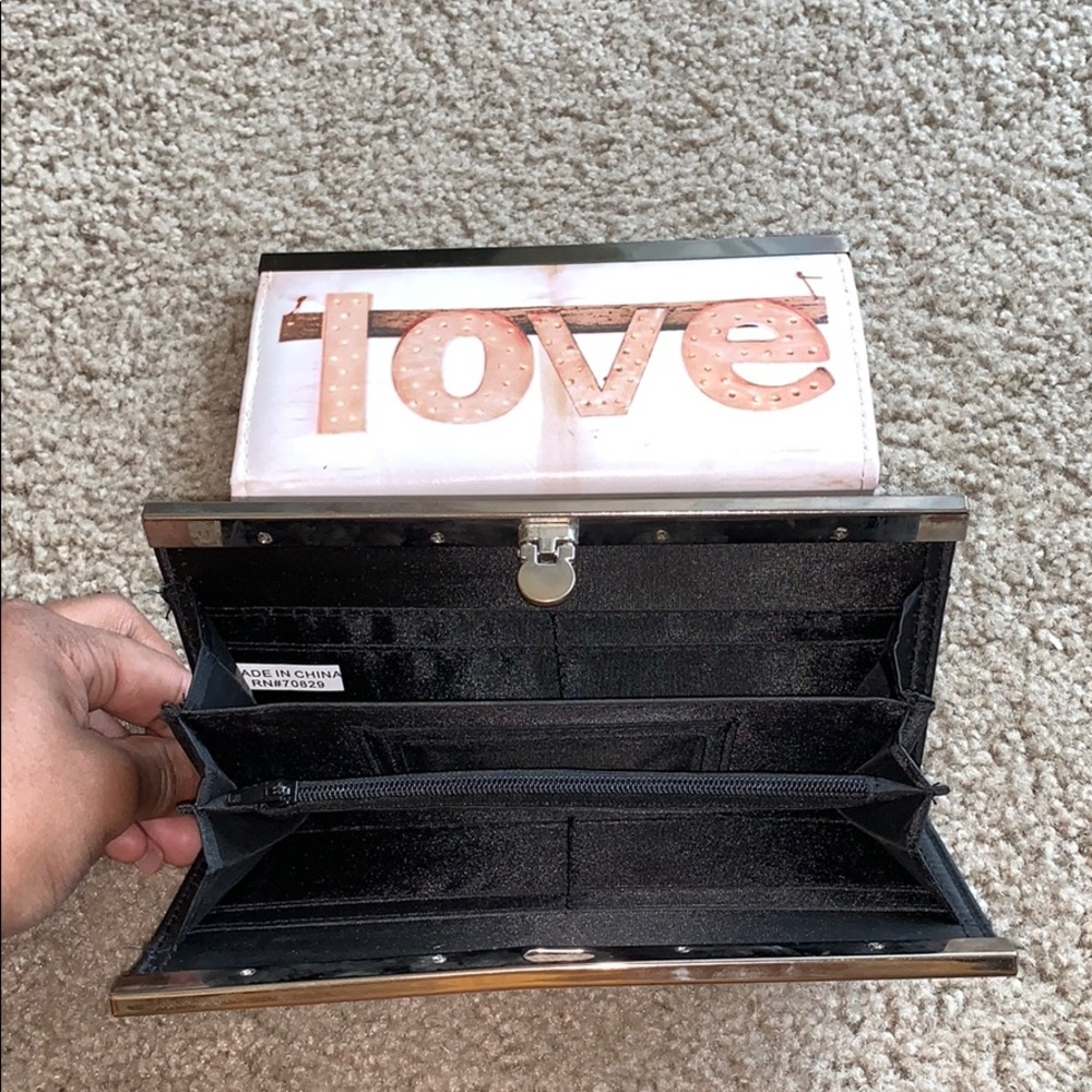 Wallets - Picture 2 of 3